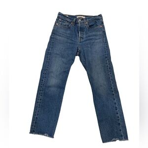 NWOT Levi’s Wedgie premium Straight Cropped Jeans in Medium Wash Size 25…